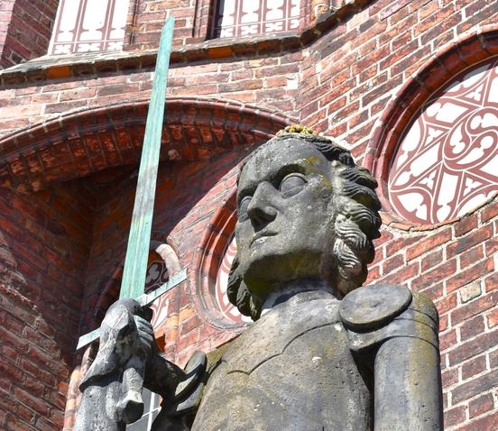 Roland vor dem Rathaus