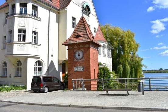 Pegelhaus am Mühlendamm, welches den Wasserpegel bei den alten Fischern der Oberhavel misst.