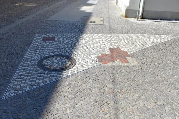 Bodenmosaik in der Hauptstraße an der Ecke zur Großen Münzstraße
