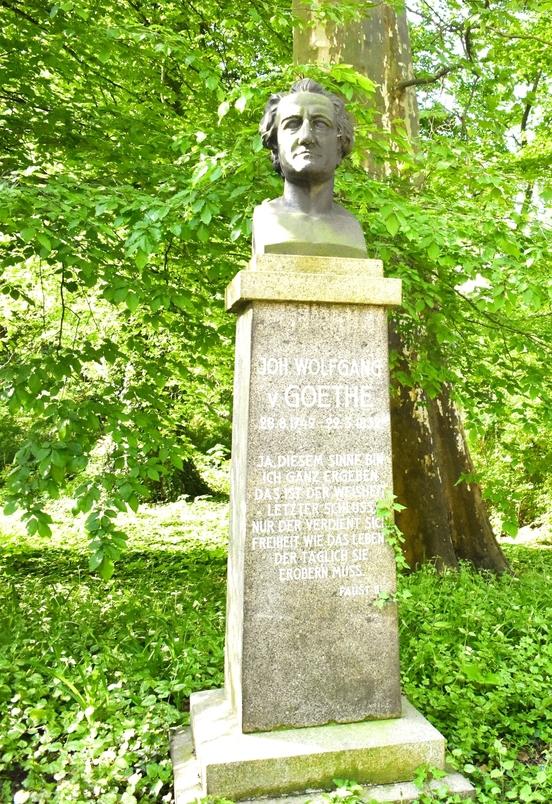 Goethe Büste auf Sockel