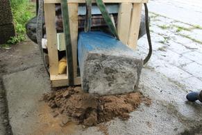 Foto vom Abbau der Skulptur zur Abtransport für die Restauration.